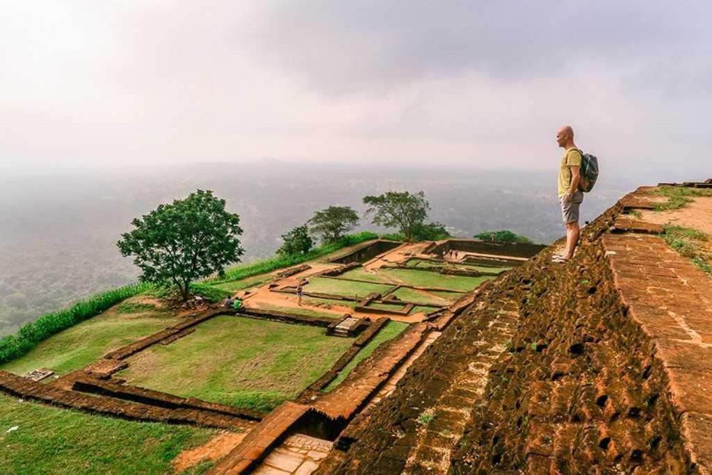 Amron Resort Sigiriya Buitenkant foto