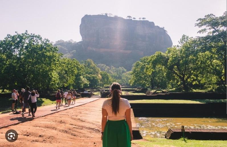 Amron Resort Sigiriya Buitenkant foto