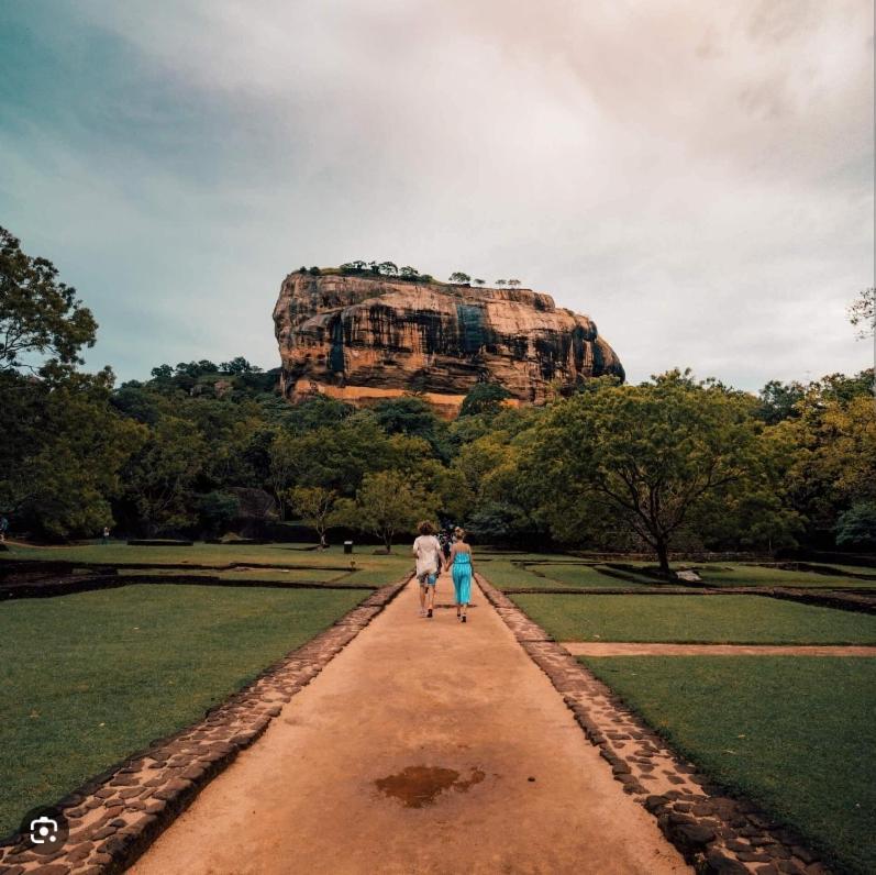 Amron Resort Sigiriya Buitenkant foto