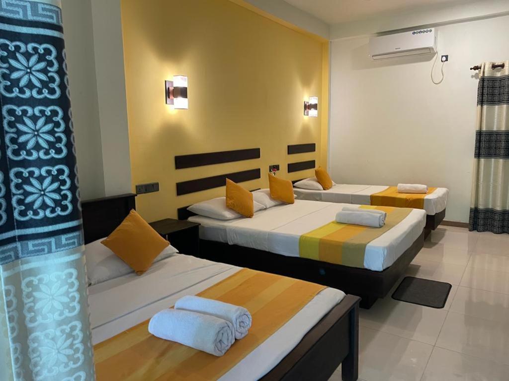 Amron Resort Sigiriya Kamer foto