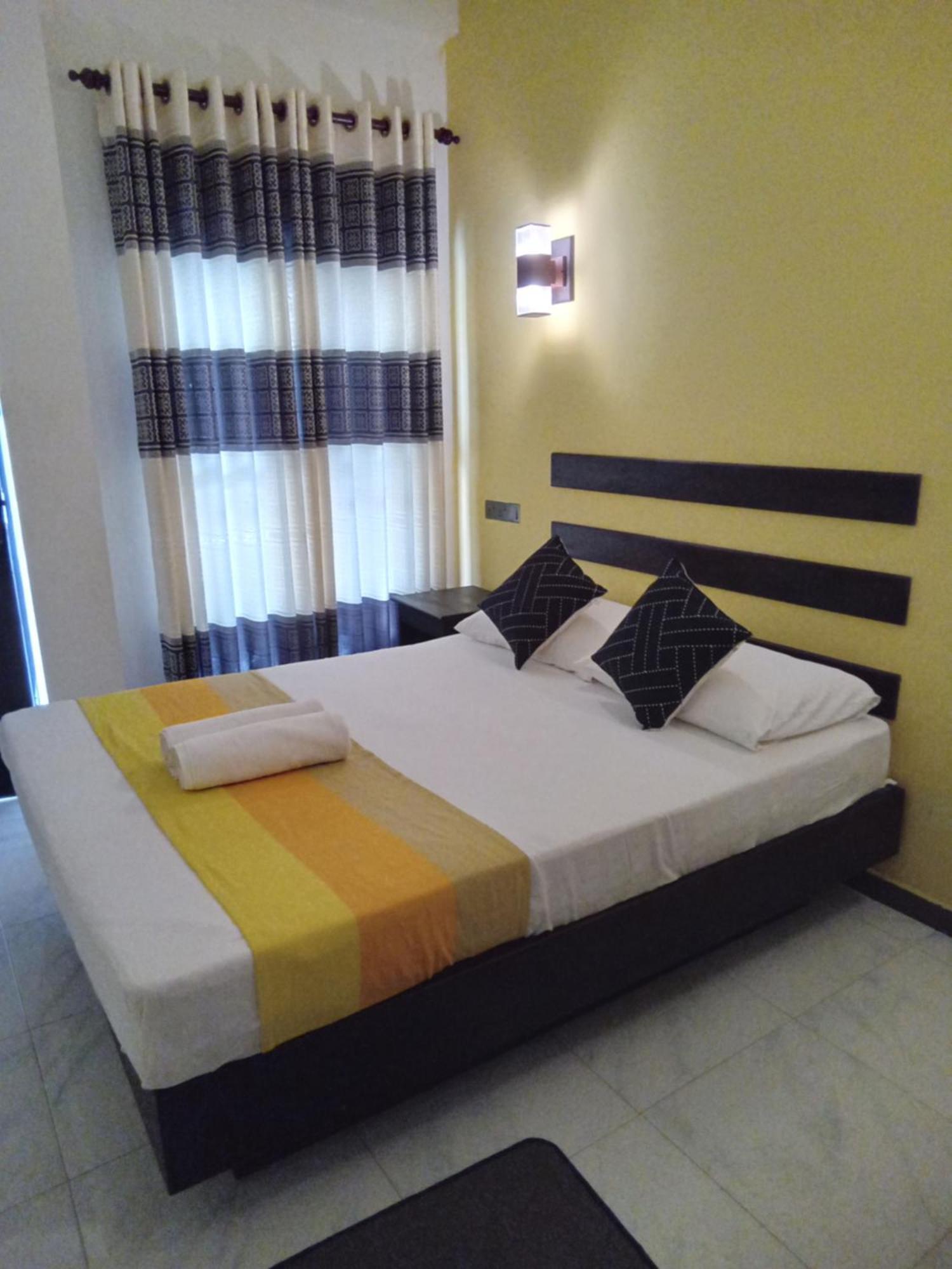 Amron Resort Sigiriya Kamer foto