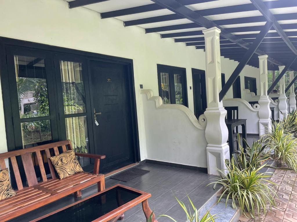 Amron Resort Sigiriya Kamer foto