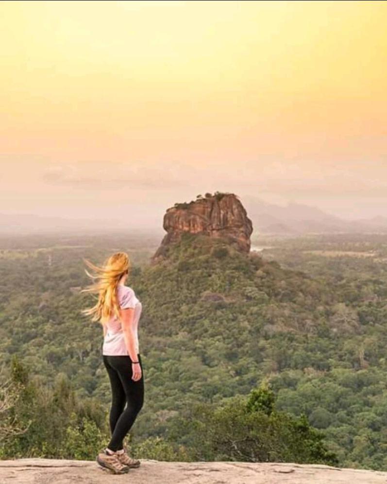 Amron Resort Sigiriya Kamer foto